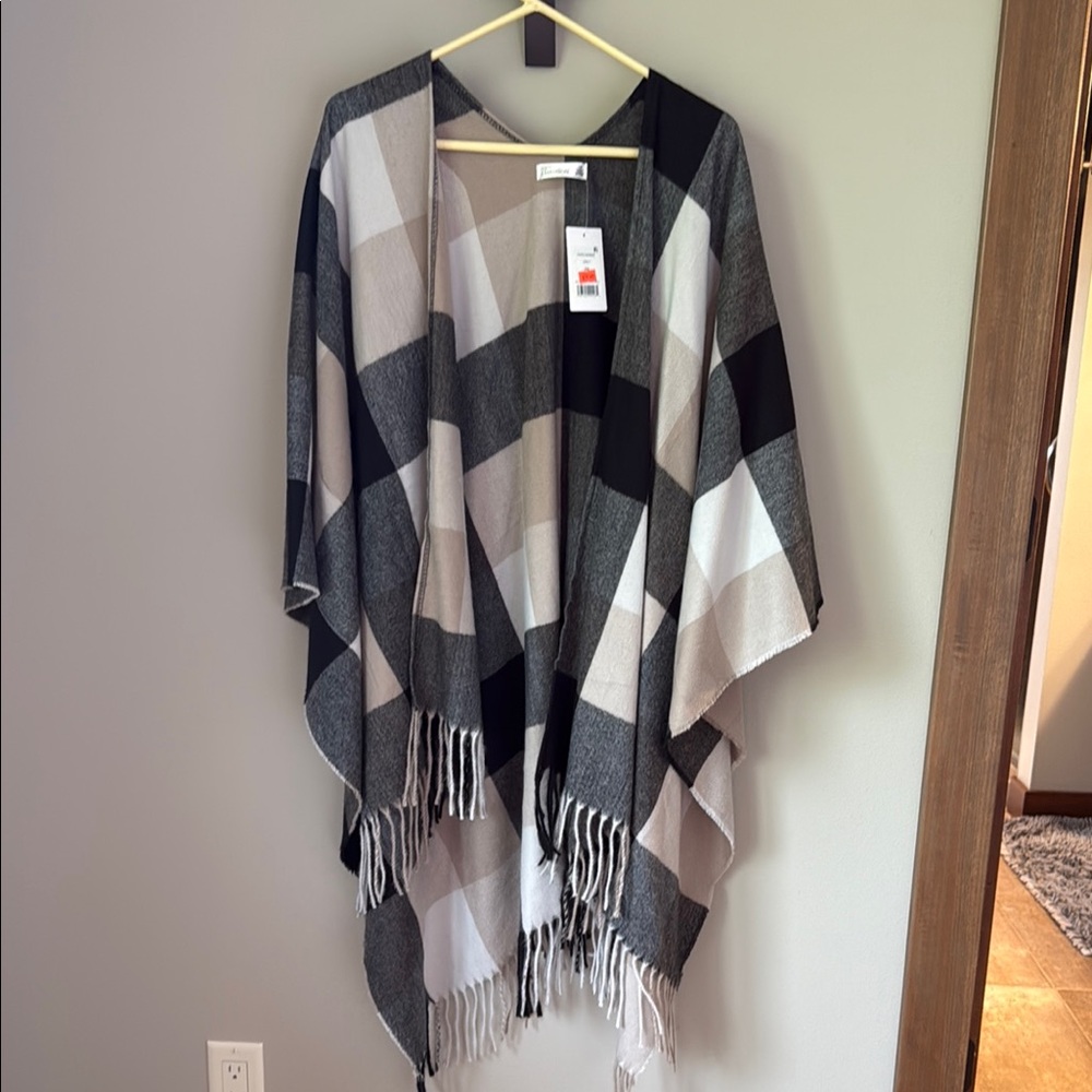Plaid Black and Gray Shawl